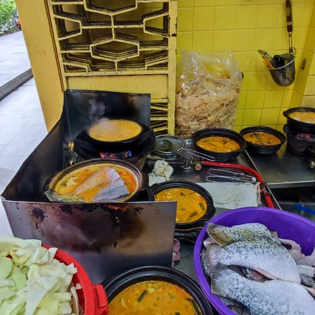 JB Famous Curry Fish Head