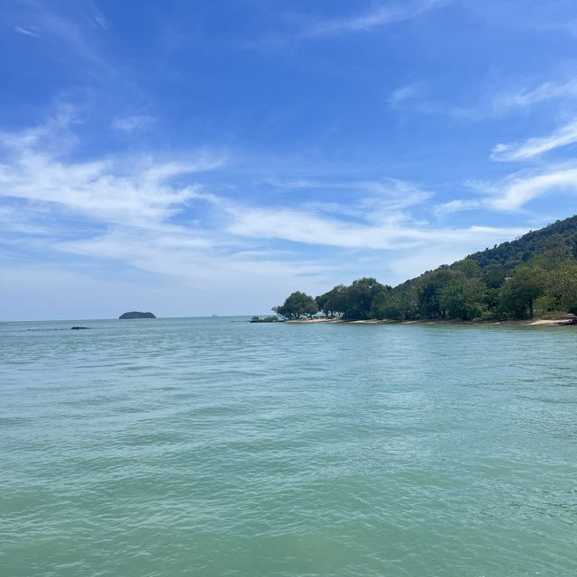 Island Escape by Burasari เกาะมะพร้าวภูเก็ต📍