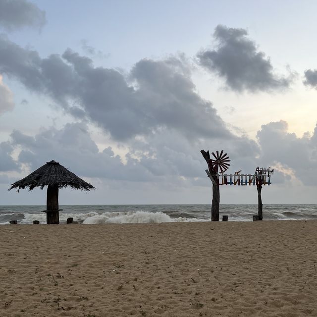 ชายหาดบ้านทอน แหล่งผลิตเรือกอและแห่งเดียวในจังหวัด