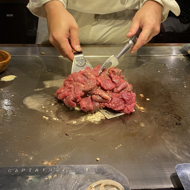 沖縄那覇でステーキ！「キャプテンズイン東町店」パフォーマンス見ながら最後まで楽しめる店