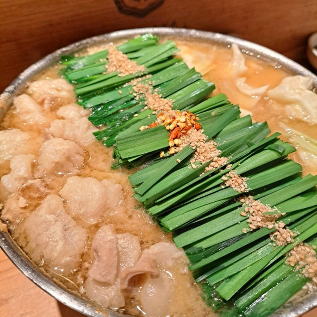 【福岡-博多】著名人も訪れる人気のもつ鍋屋