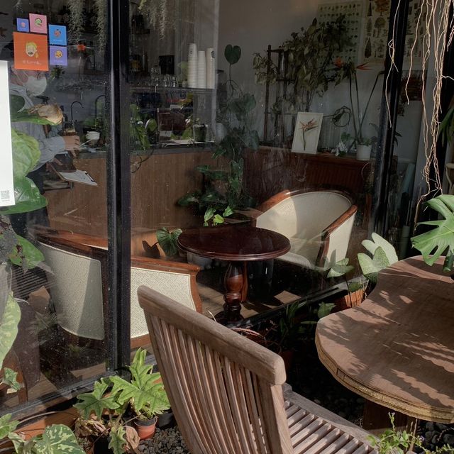 南港陋巷咖啡：一間隱藏在小巷中的花藝咖啡廳