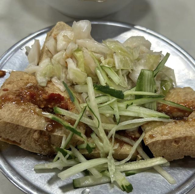 夜市美食狂歡！忠孝路觀光夜市的好吃之旅🍜🌭🎉