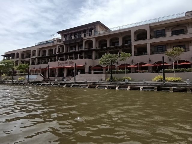 Relaxing River Cruise in Melaka 