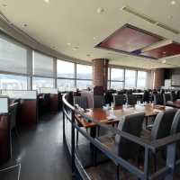 🇯🇵 Best lunch views in Caretta Shiodome