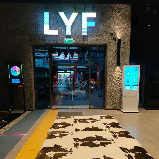 lyf sukhumvit 8 bangkok โรงแรมน่าพัก