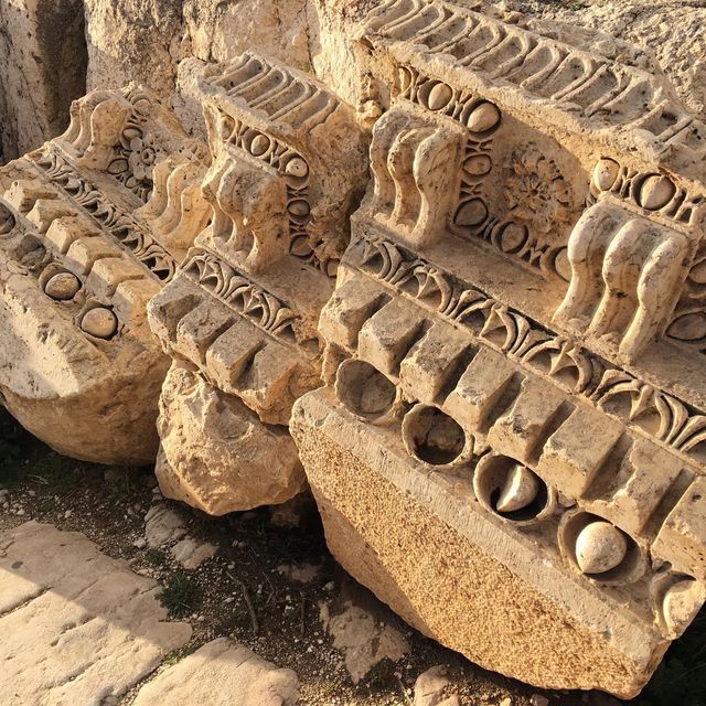 (レバノン　ベッカー) バールベック遺跡 