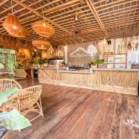 ร้านอาหาร บ้านนอกคอกนา เขาใหญ่