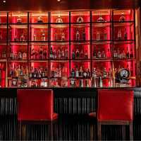 RIB ROOM & BAR Steakhouse ชั้น 31  โรงแรม The La