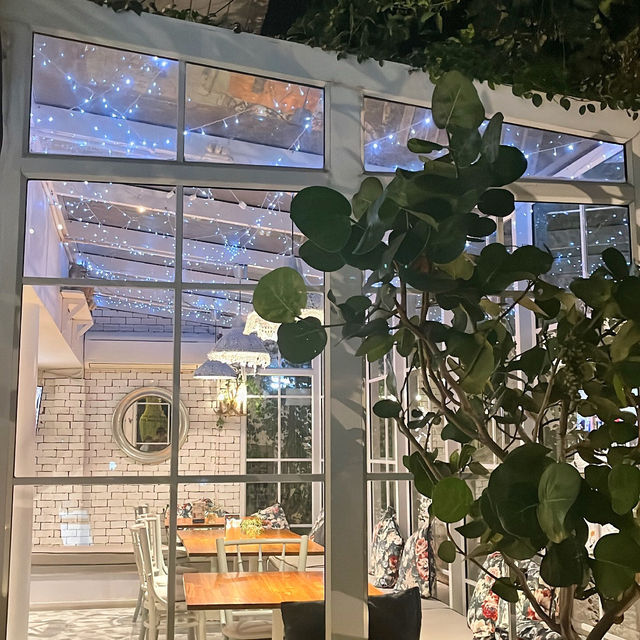 Living Room Bistro & Cafe