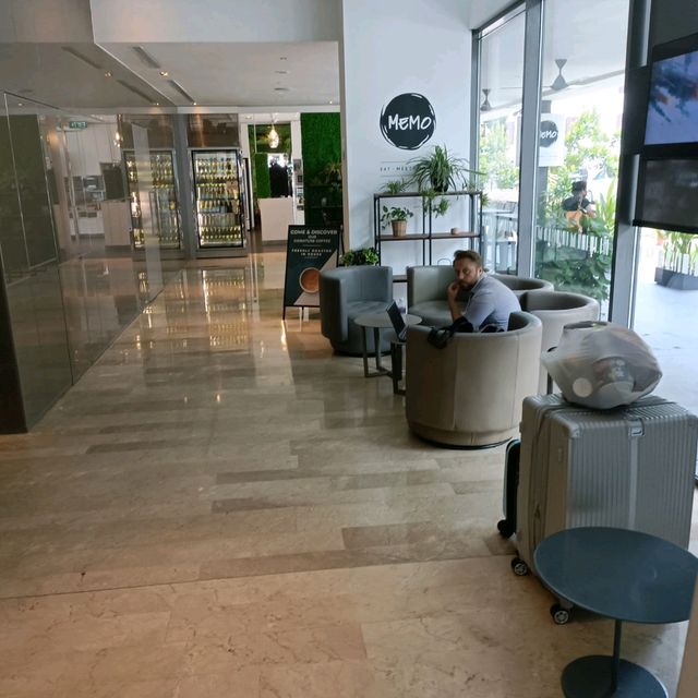 Studio M Hotle Lobby 