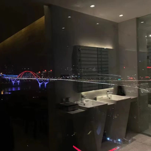 山鬼酒店