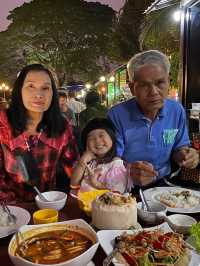 นั่งชิลล์  ยามเย็น ที่ mango house cafe&restaurant