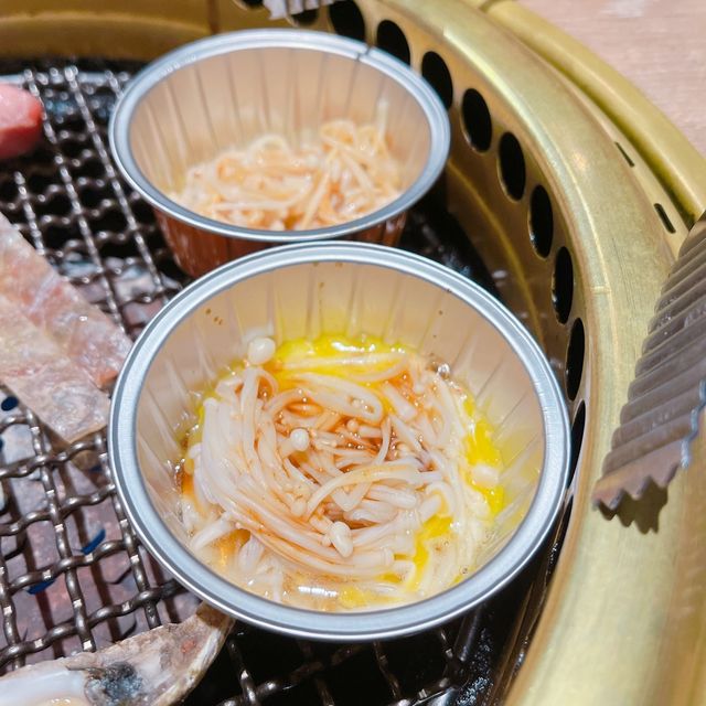 推介美國SRF極黑牛，滿滿牛香，脂肪均勻，輕輕燒兩燒已經充滿油脂香～