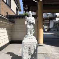 毘沙門天がお出迎え【少林寺】