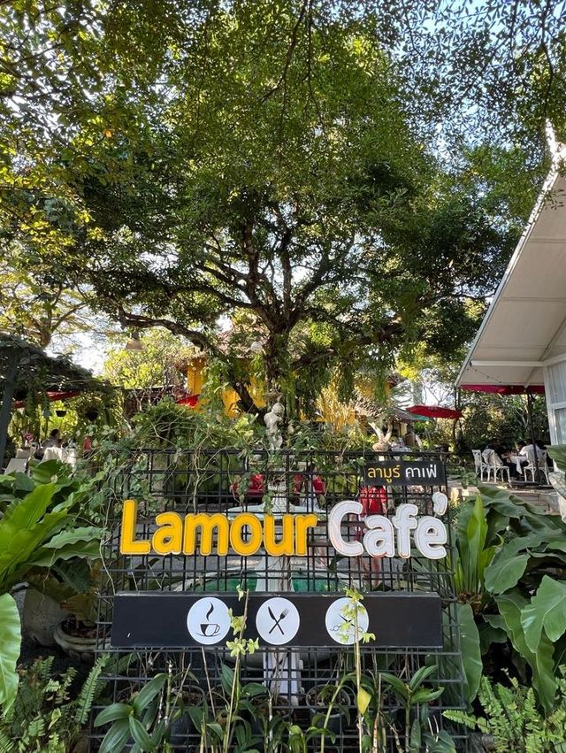 คาเฟ่บ้านเหลืองสไตล์ยุโรป มาเชียงใหม่ต้องแวะ