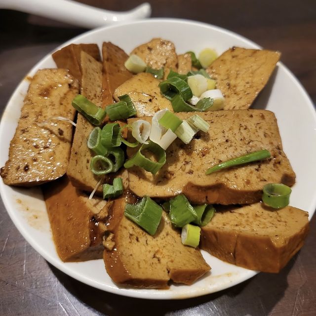 台灣｜台北 濃郁雞湯底牛肉麵！
