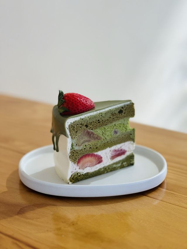 cozy greenery cafe🍰☕️🧁🍹….@BP