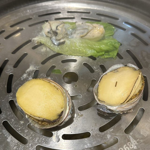 浣熊濛濛宮崎犬熊本熊藍毛毛享用海鮮蒸氣鍋盛宴