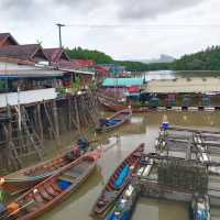 บางพัฒน์ หมู่บ้านริมฝั่ง กลางทะเล