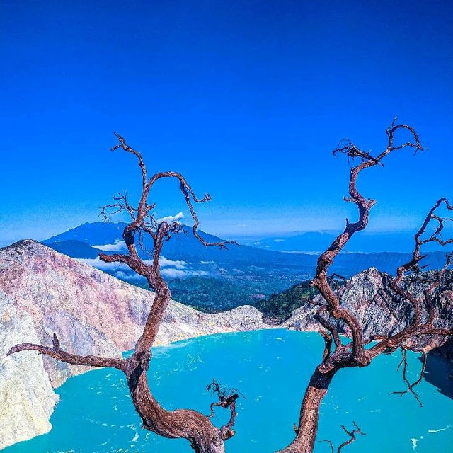 The charm of the Ijen Crater, Banyuwangi 