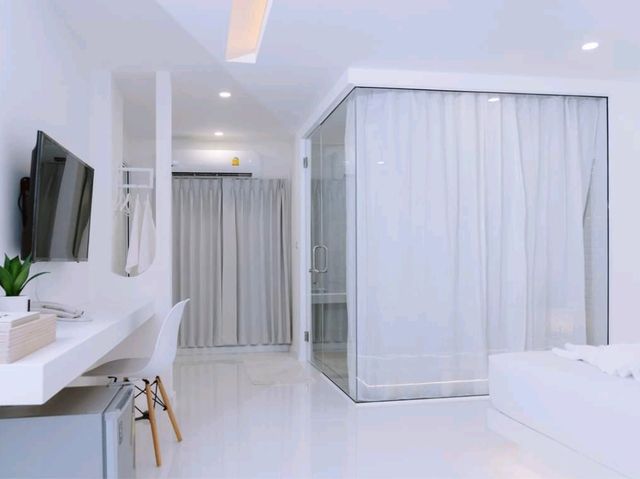 The White Hotel By Charoensri🌷🌷