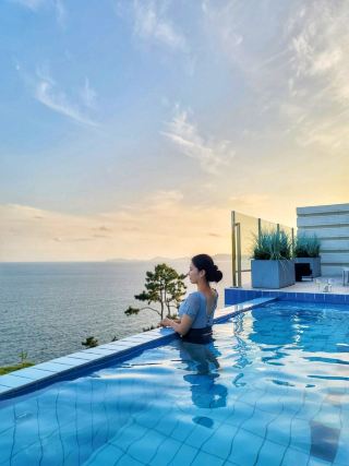 A more romantic place when the sunset falls! Highly recommended Namhae Pool Villa💛
