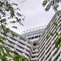 VIBRANT HOTEL LOBBY : WHYNDHAM KLANG