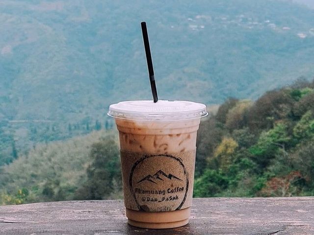 ผาเมืองคอฟฟี่ กาแฟ 2 ฝั่งแดน
