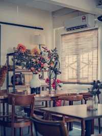 HIDEAWAY CAFE