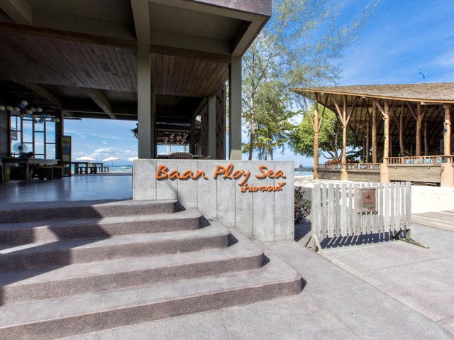 “บ้านพลอยเสม็ด” ร้านอาหารวิวสวยบนเกาะเสม็ด