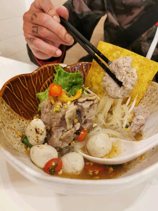 มื้อกลางวันสุดอร่อยที่ ง้วนหลังวัง 
