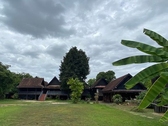 บ้านเสานัก