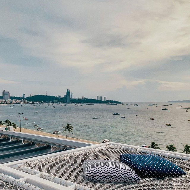 Pattaya Sea View Hotel ที่พักสุดชิล ริมหาดพัทยา