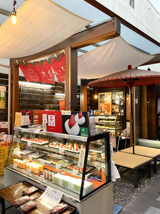 【奈良】鹿クッキーが乗ったスイーツが可愛いいちご専門店