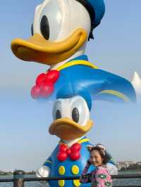 🏰🎠 **探索奇幻之旅：上海迪士尼小鎮**