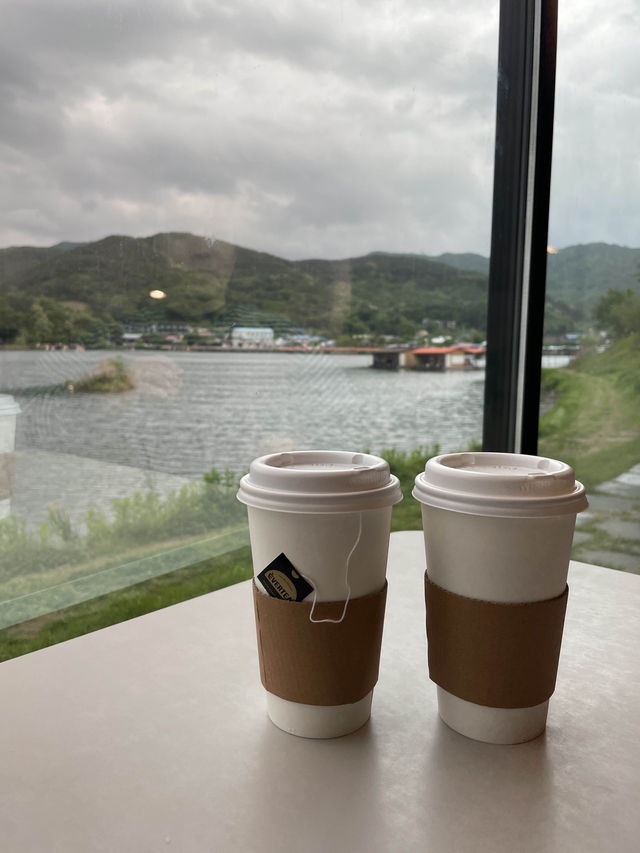 포천 우금저수지가 보이는☕️‘카페퍼르’