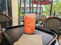 An afternoon chill at Yangjae Cattle and Bee
