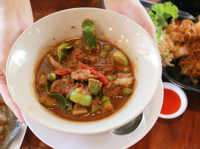 แวะมาทานอาหาร รส "เลิศ"