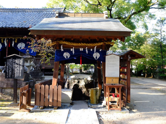 【🇯🇵福岡近郊】竟然有神社祈求肌膚滑嫩❓免費足湯❓嬉野巿的豐玉姬神社：美肌之湯，享受足湯和足部蒸汽浴‼️
