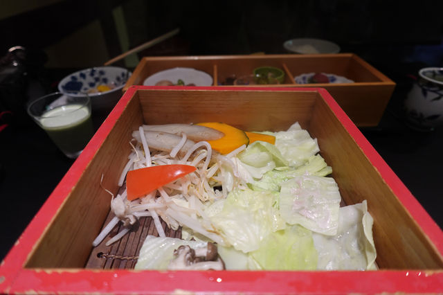 「黑川溫泉山花水木別邸 深山山莊」：價格優惠，享受寧靜的日式住宿和美食