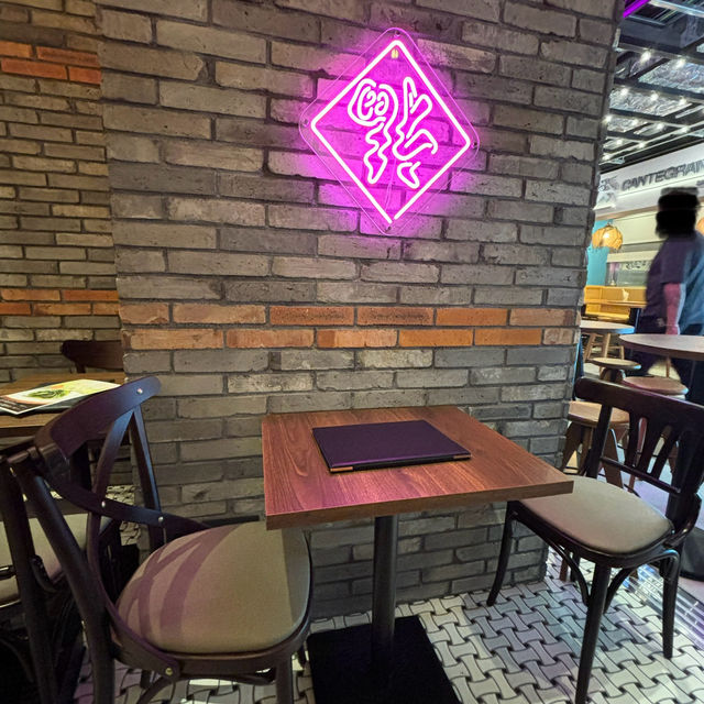 【大阪・西梅田】ミシュラン飯がカジュアルに楽しめる「中華バルサワダ」