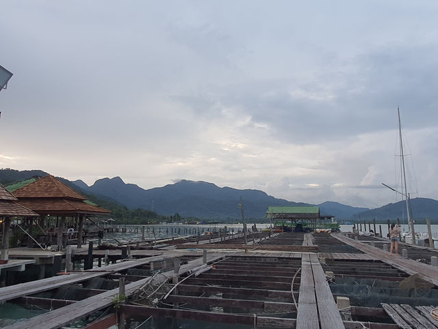 เกาะช้างเลี้ยวซ้าย