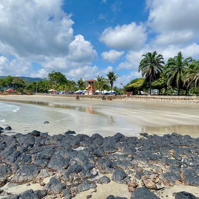 Pantai Batu Hitam: A Scenic Gem in Kuantan with Clear Waters