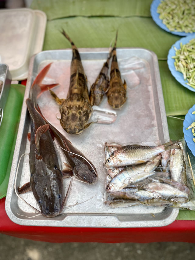 เป็นถนนคนเดินเล็กๆ🥬อุดหนุนชาวบ้านอย่างแท้จริง