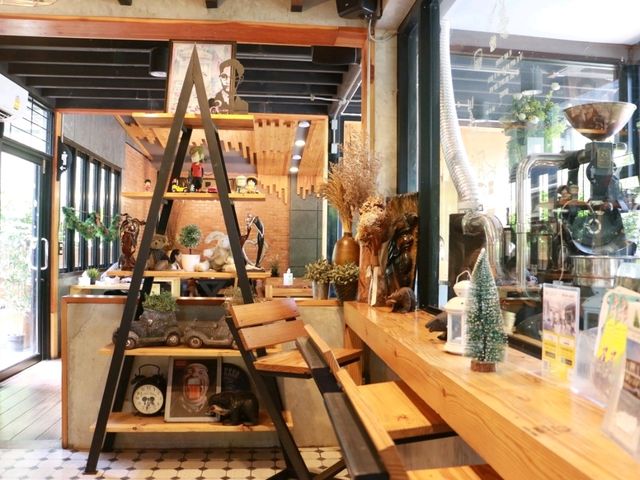 มาทานกาแฟที่ Casa and cafe De Nadi