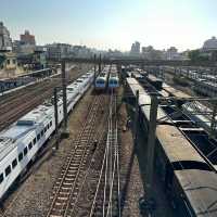 「彰化火車站後站」，「戶羽機關車園區」，扇形車庫：近距離欣賞火車的好去處