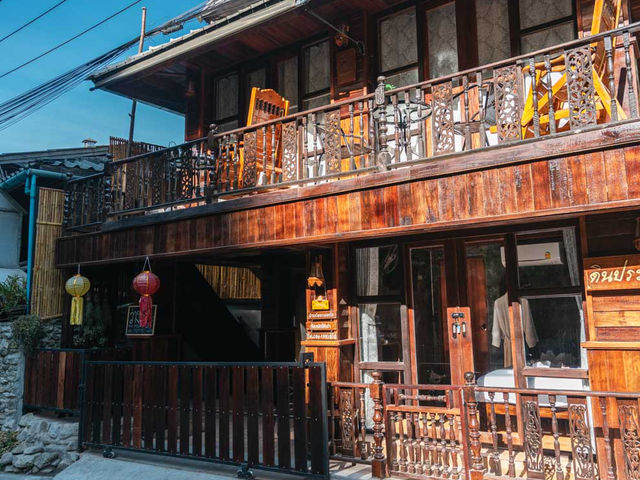 บ้านน้อยกลอยใจ แม่กำปอง