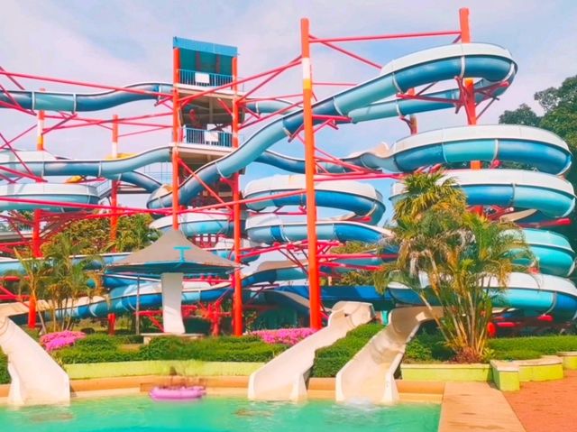 充滿樂趣的暹羅公園水上樂園