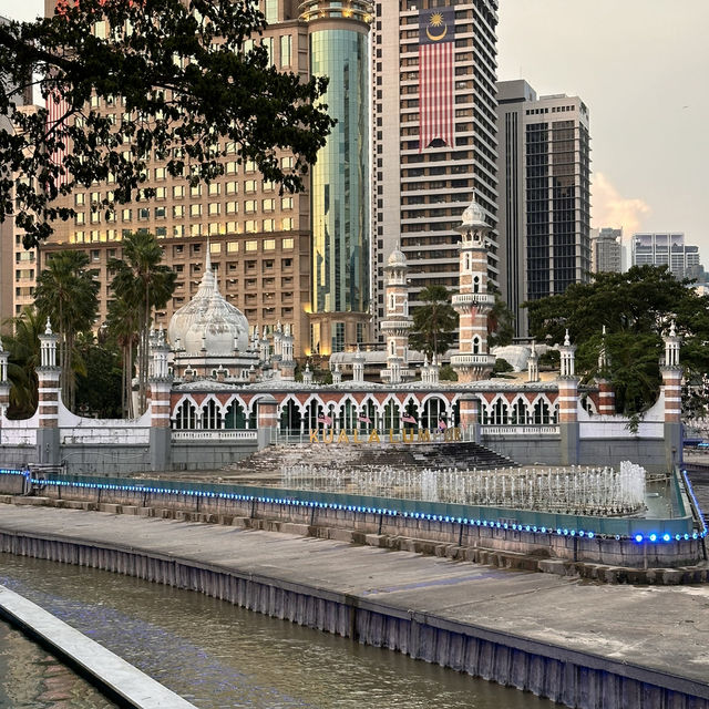 Discovering History by the Riverside at Masjid Jamek 🕌🌊